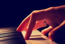 欧冠-萨拉赫传射麦卡利斯特建功 利物浦2-0博洛尼亚.